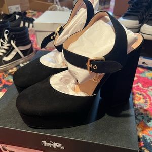 Brand new cute coach pumps